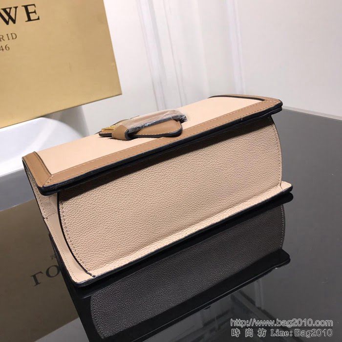 LOEWE羅意威 原單品質 Barcelona三角包 0158 最新概念款 小牛皮荔枝紋 肩背斜挎包  jdl1186